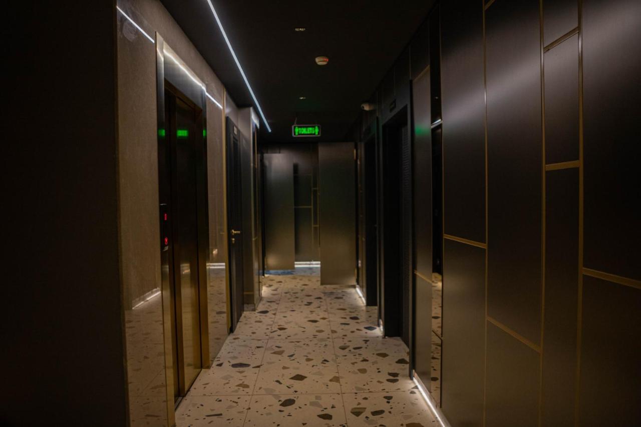 Hotel Opera Pristina Exteriör bild