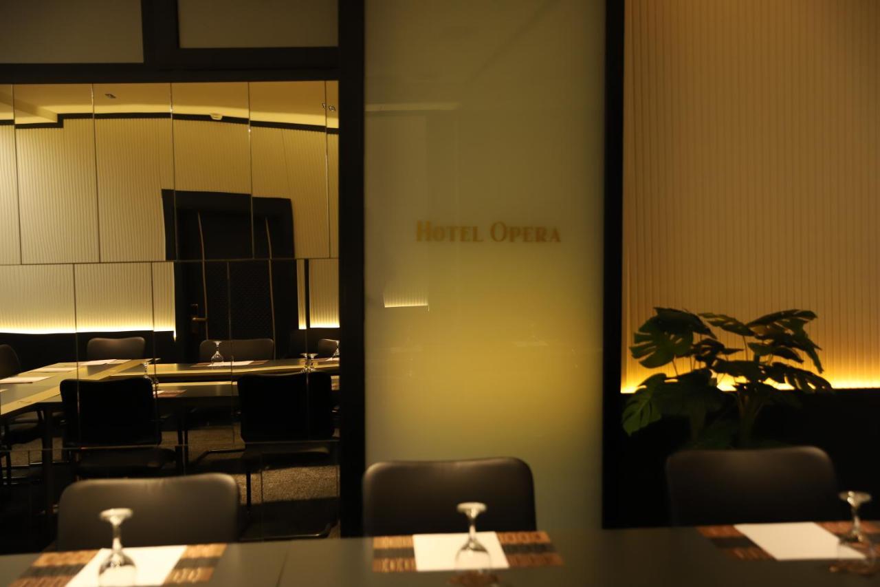 Hotel Opera Pristina Exteriör bild